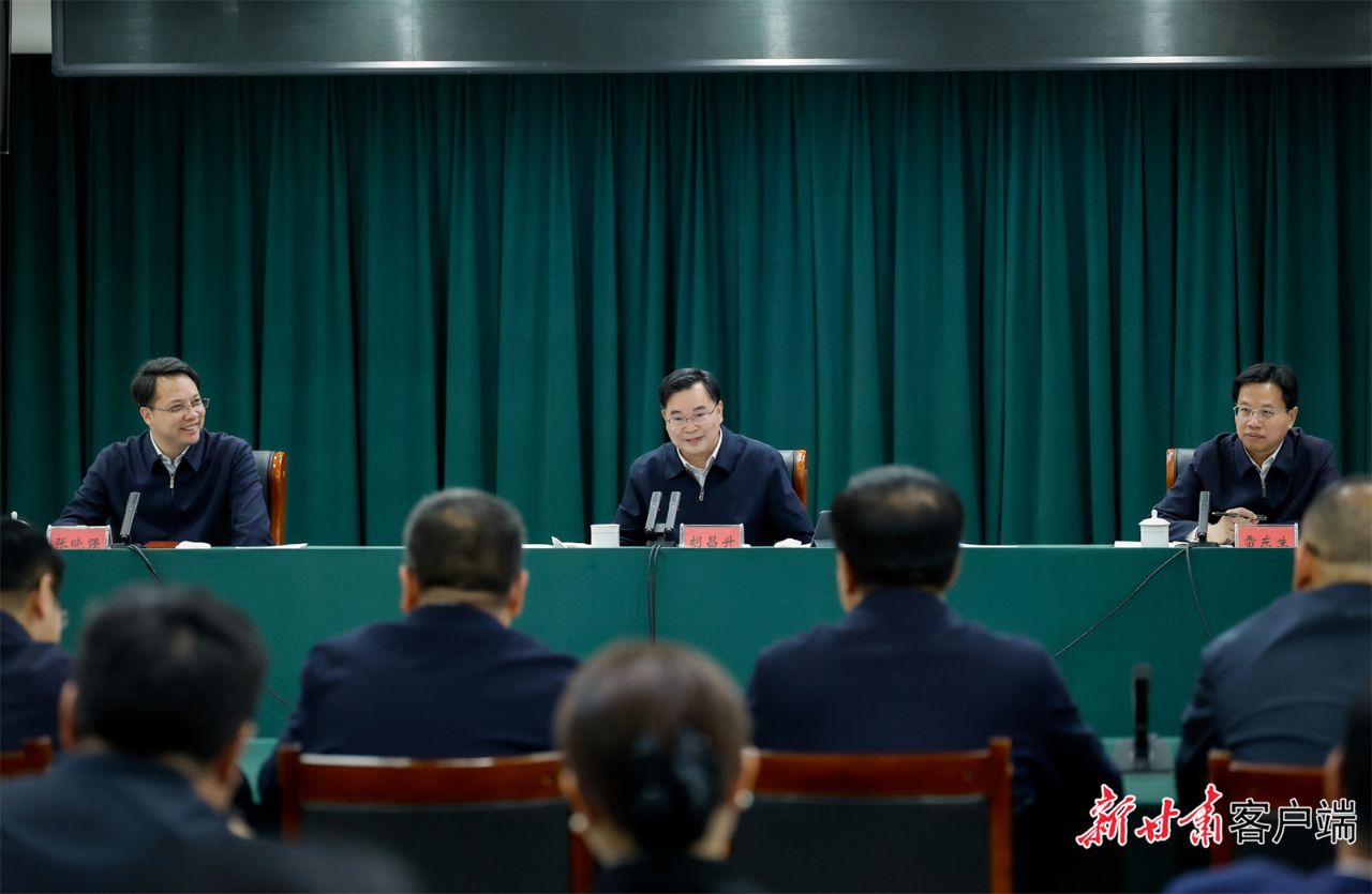 0d8a72a77ad10ef1c814df6140085e57